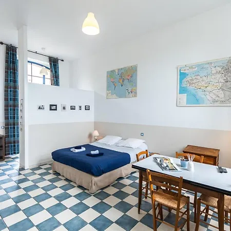 Le Domaine Des Ecoliers Bed & Breakfast Montaigu-Vendee
