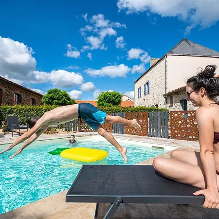 Couette-café Le Domaine Des Ecoliers 3*