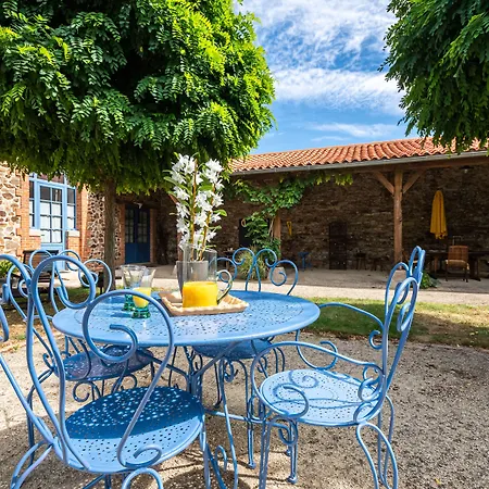 Le Domaine Des Ecoliers Frühstückspension Montaigu-Vendee