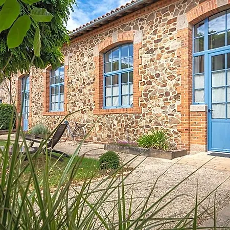 Le Domaine Des Ecoliers Bed & Breakfast Montaigu-Vendee